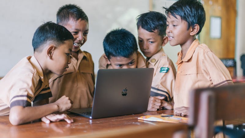 Mengupas Tuntas Fungsi Pendidikan: Pilar Utama Pembentukan Karakter dan Bangsa